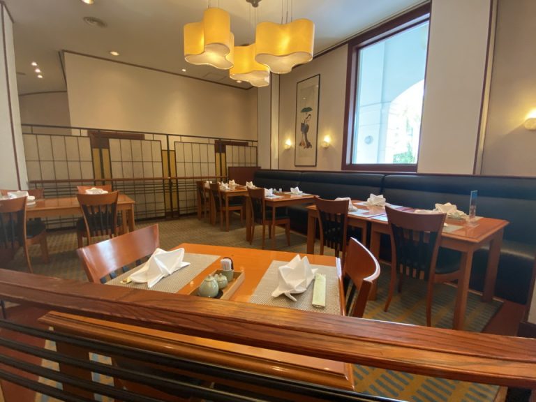 和食レストラン内観