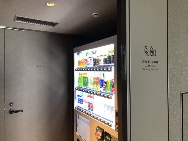 客室階廊下 自販機 製氷機