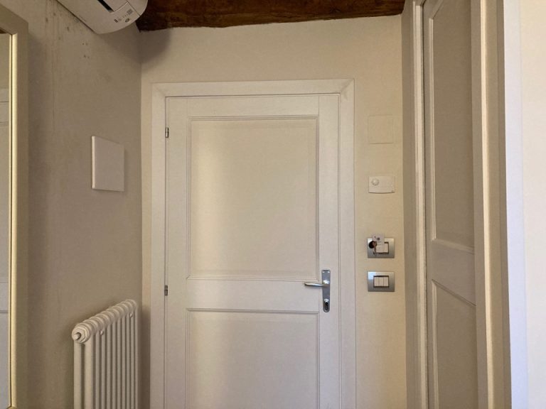 客室入口内観ドア