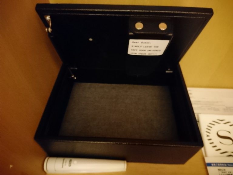 セキュリティボックス(開けた状態)