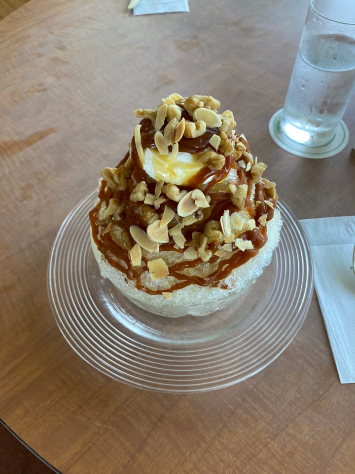 サンパーラー 1F にて ホテル オススメ 特製かき氷