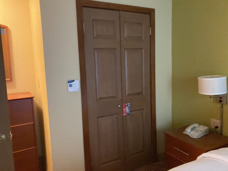 クローゼット閉