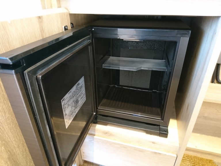 冷蔵庫(開けた状態)