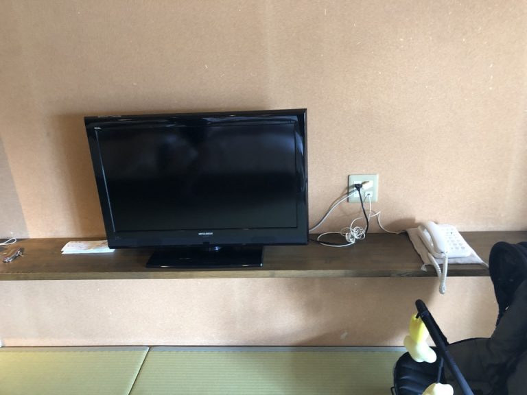 ベッド方向からTV2