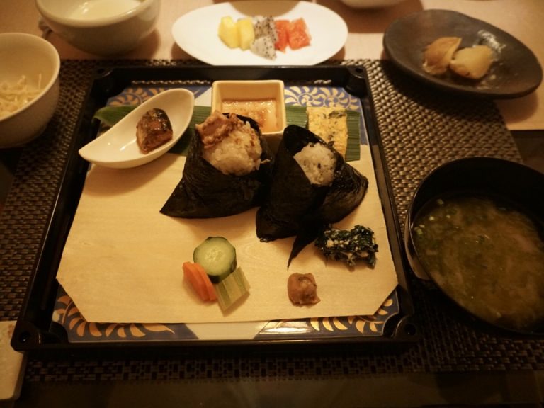 おむすび朝ごはん