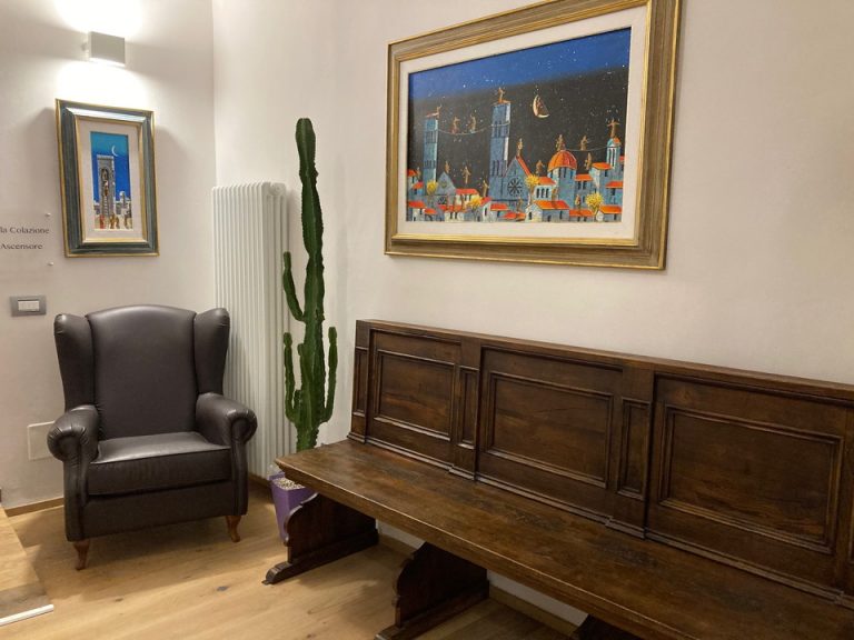 フロント脇のロビー