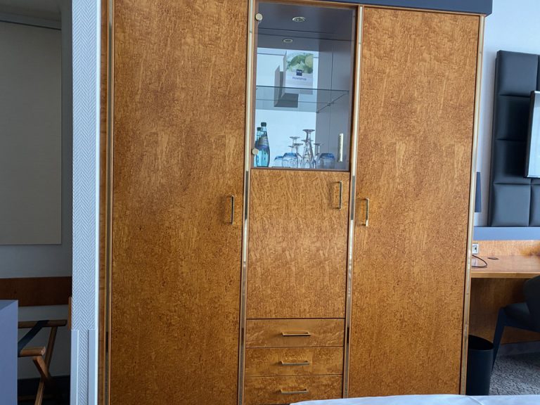 クローゼット外観2