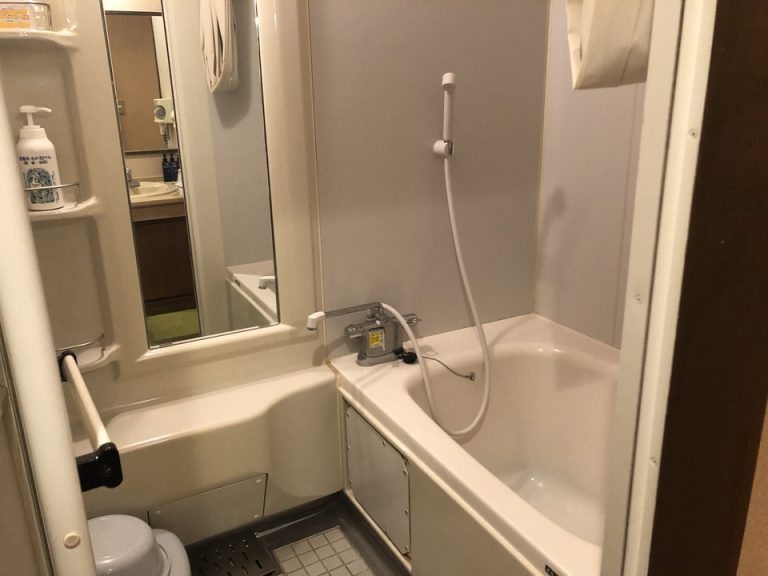 バスルーム入り口から前景