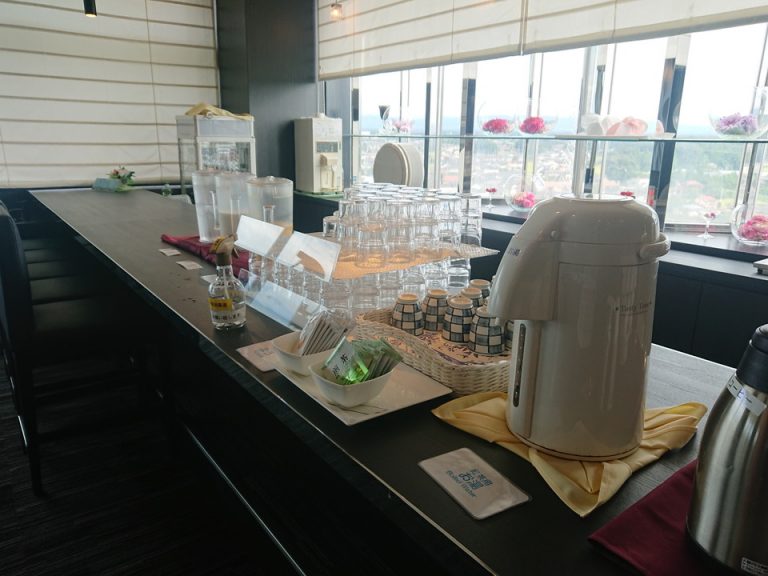 お冷、オレンジジュース、牛乳、コーヒー、紅茶、緑茶はセルフサービスでした