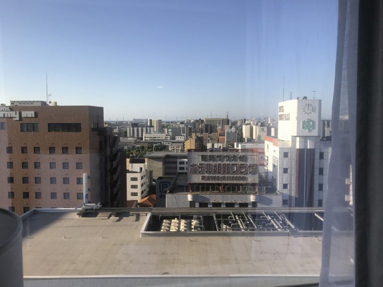ホテル窓から景色