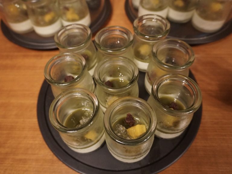 夜のデザートコーナー