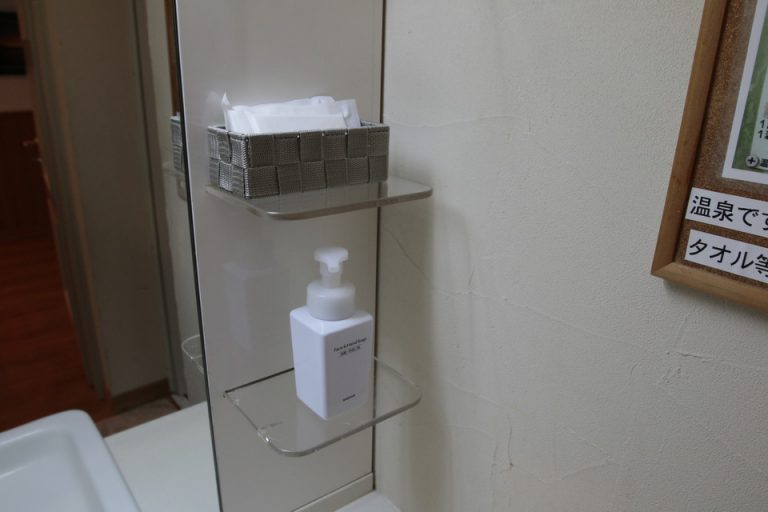 2F洗面台アメニティ (2)