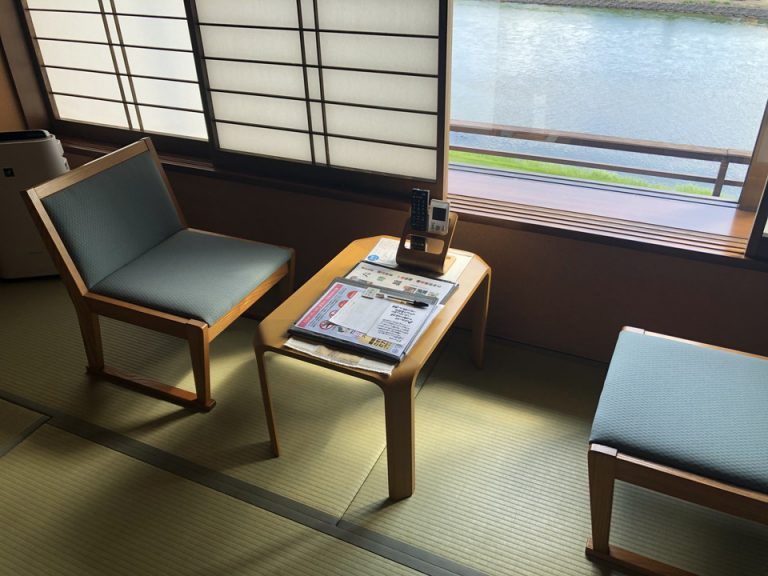 ソファーデスク