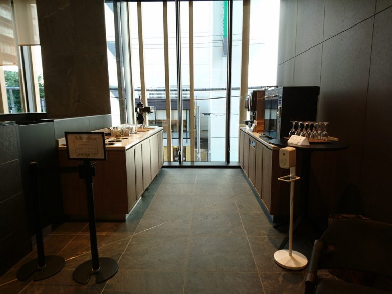 宿泊者専用ラウンジドリンクコーナー