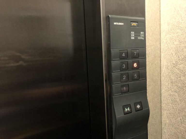 エレベーター階数ボタン