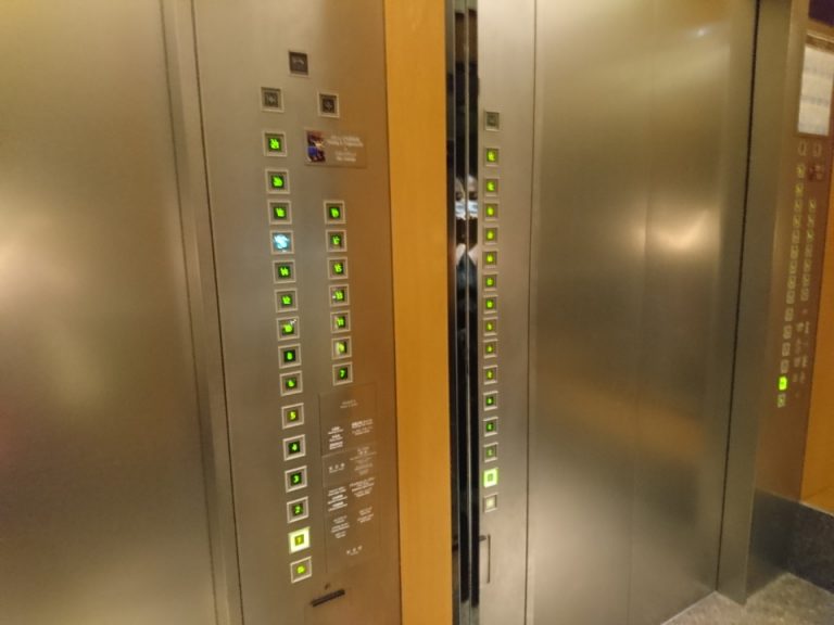 エレベーター階数ボタン