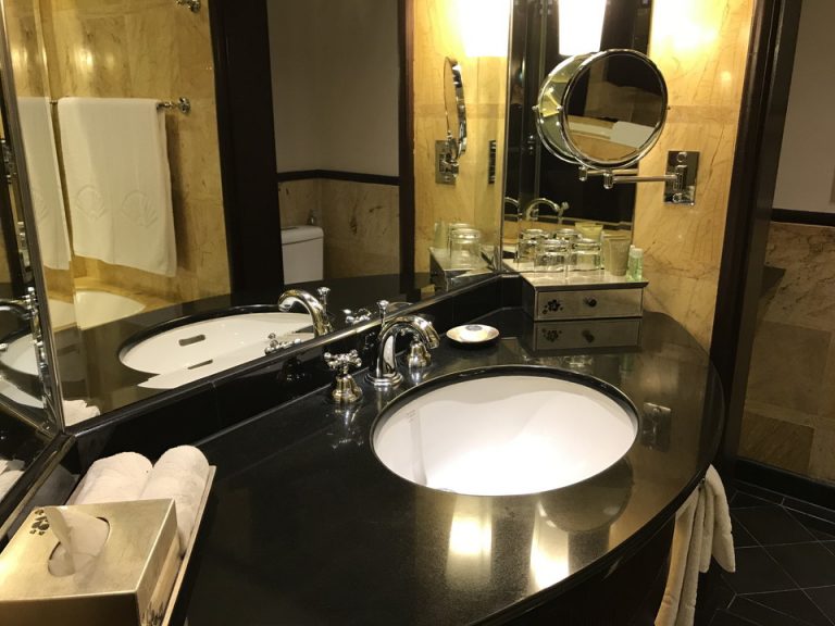 洗面ボウルは一つです。深めです。