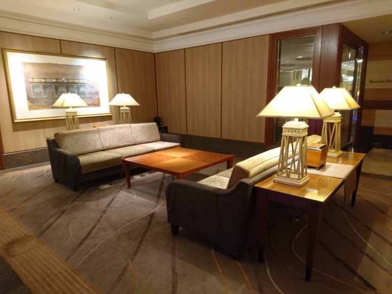 ロビーのソファー