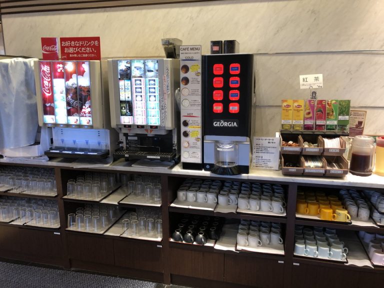 ドリンクバー ソフトドリンクなど飲み放題です