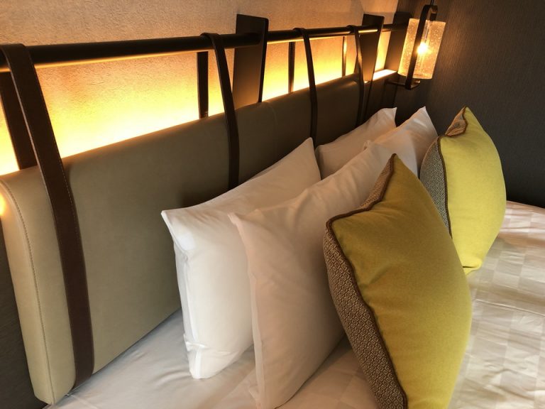 ベッド 間接照明