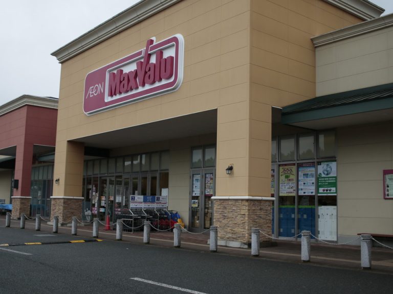 フォレストモール内スーパー