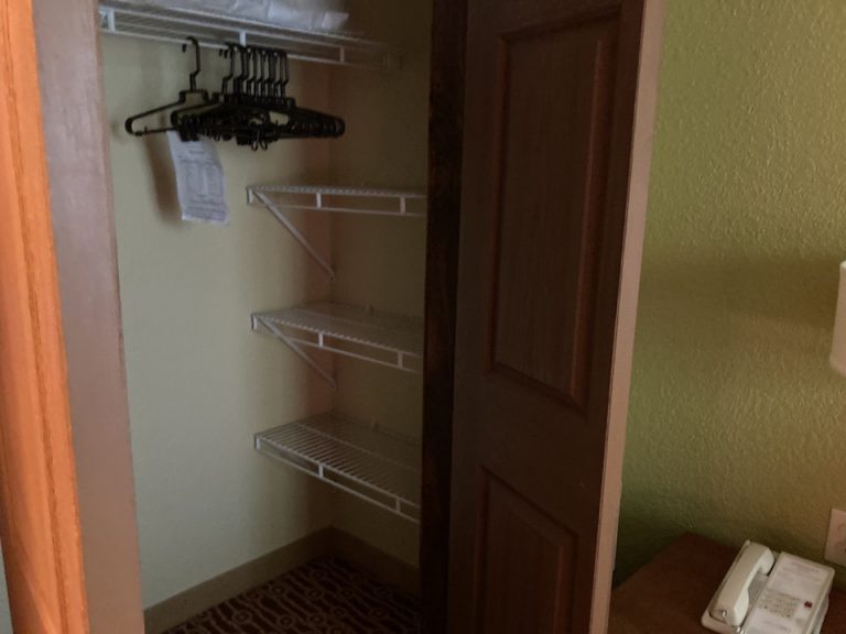 クローゼット開