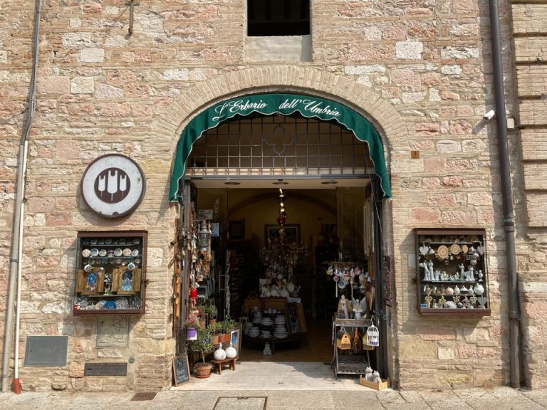 隣のお土産屋さん