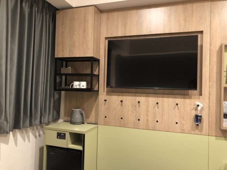 ベッドからテレビ