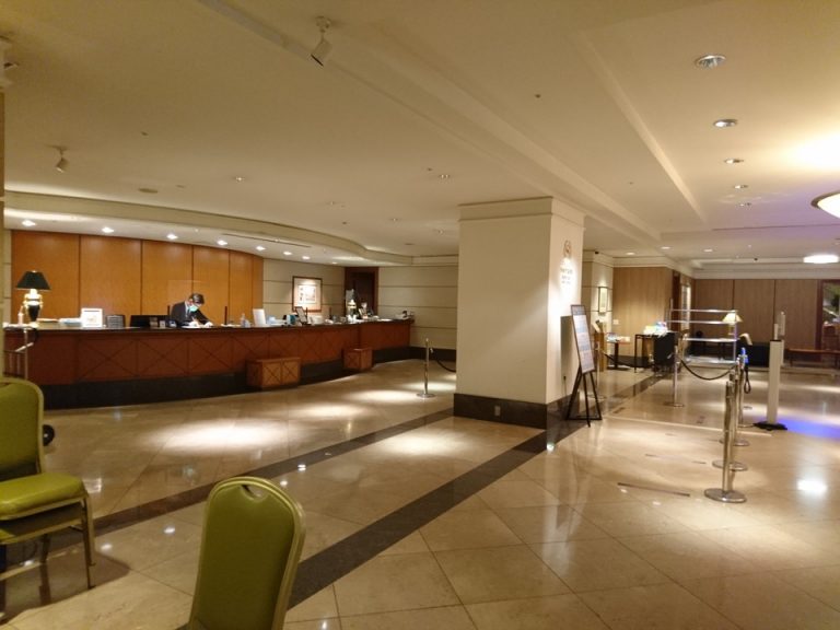 フロントカウンター