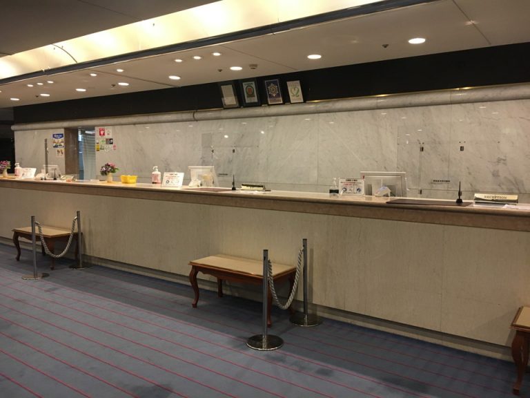 フロントカウンター