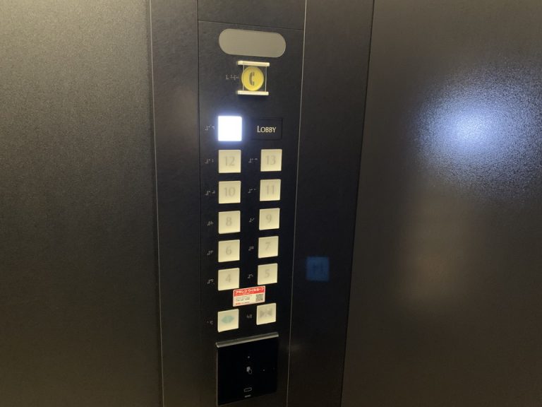 エレベーター ボタン