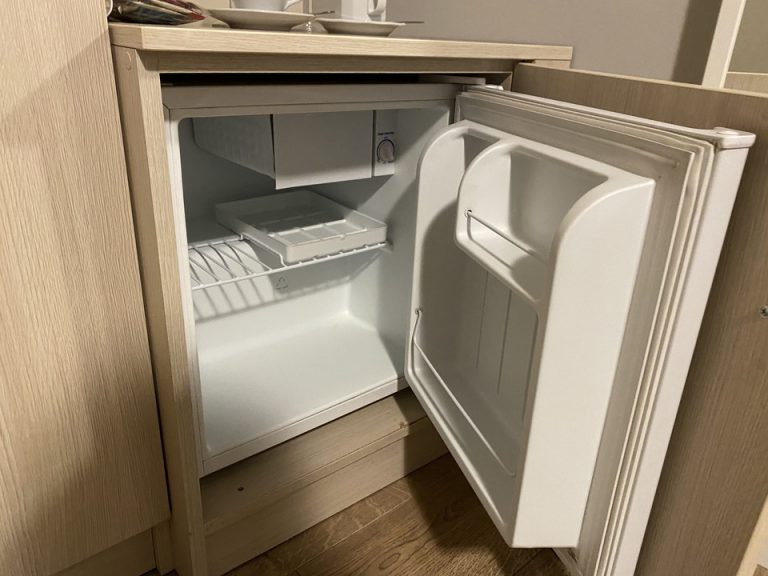 冷蔵庫(開けた状態)2