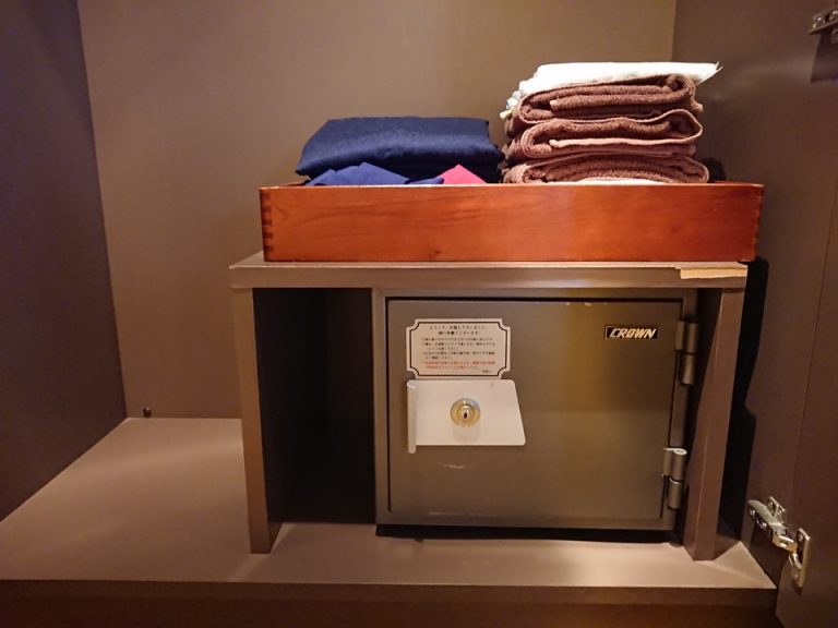 セーフティーボックス_クローゼットの中に設置してあります