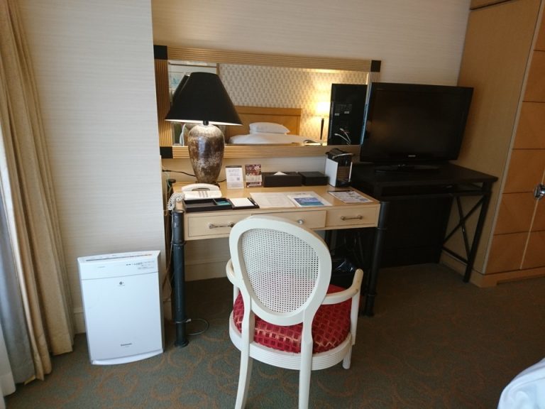 ライティングデスク