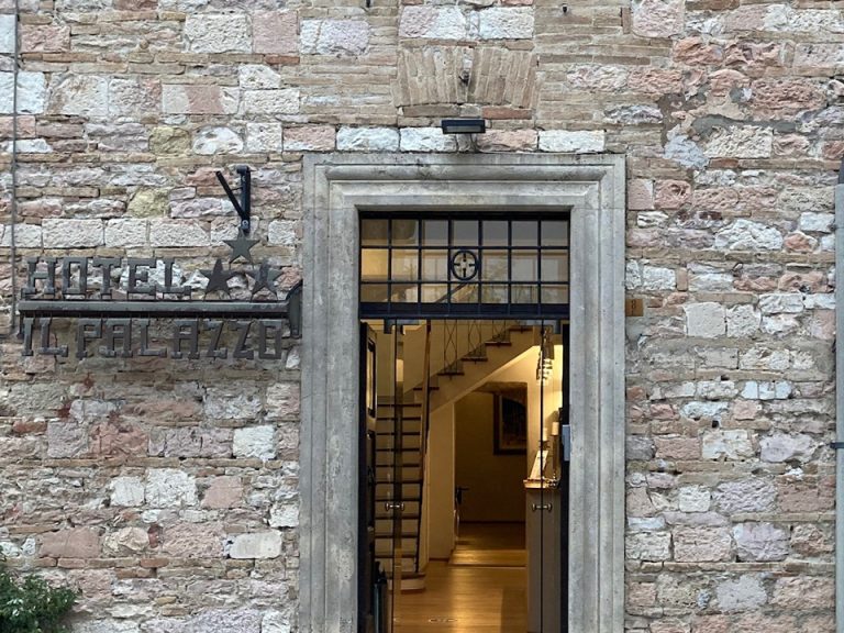 エントランス外観