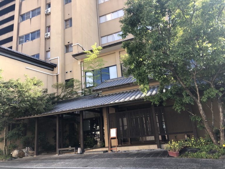 エントランス外観