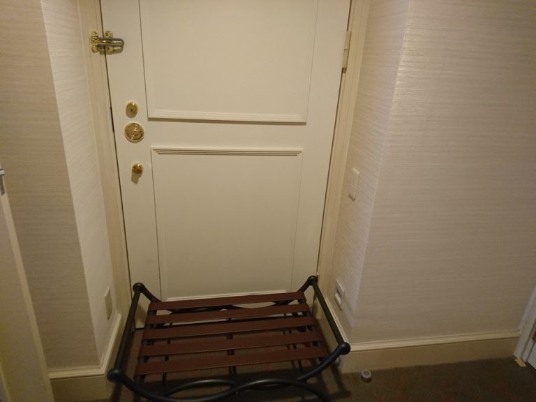 コネクティング用のドア、バゲージラック