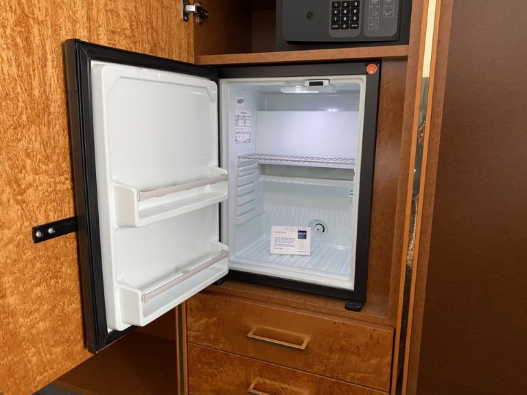 冷蔵庫(開けた状態)