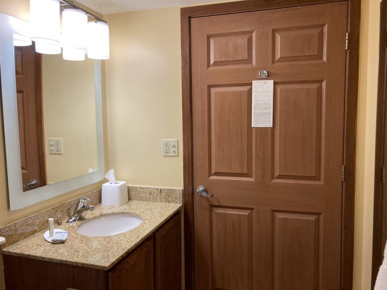 バスルーム内シンク全体