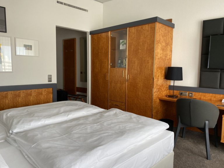 客室全体(入口方向)2