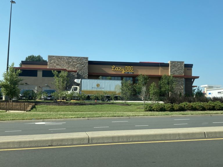 ホテル付近レストラン