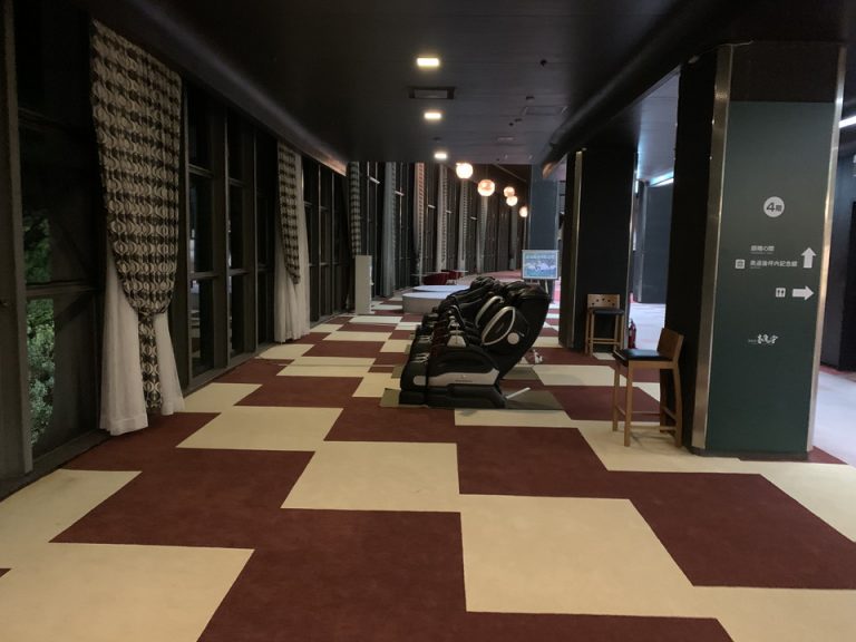 4階ロビー