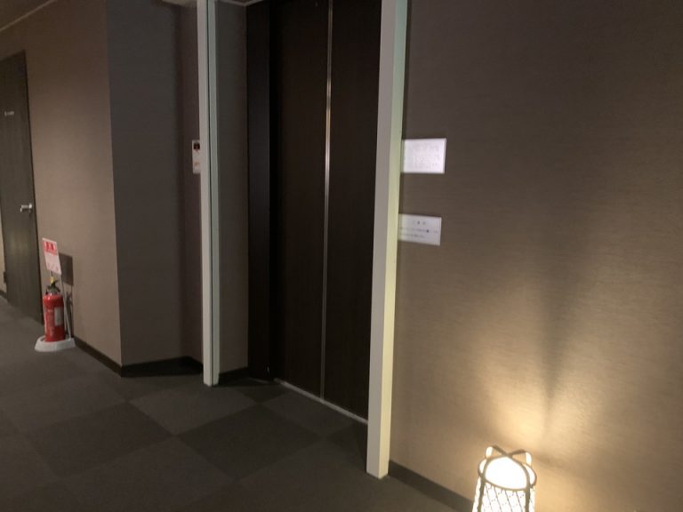 エレベーター客室階