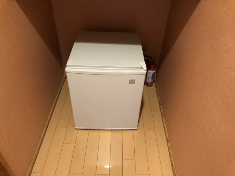 冷蔵庫閉じた状態