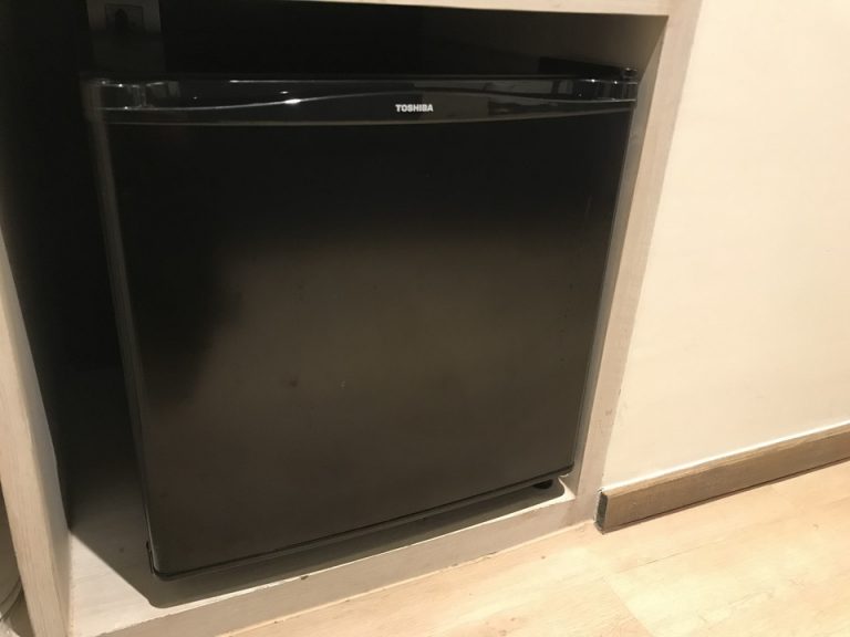 冷蔵庫(閉じた状態)