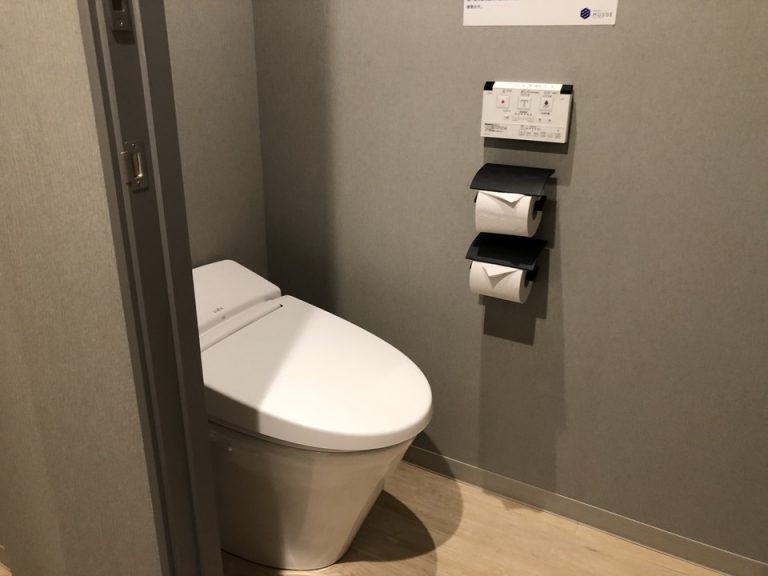 トイレ全体