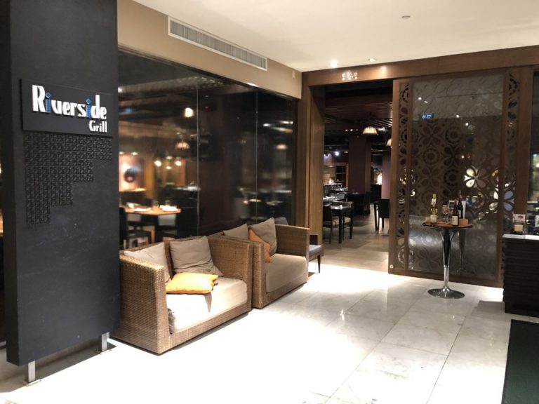 RIVER SIDE GRILL restaurant外観1