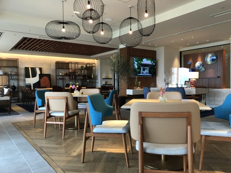 カフェ、ラウンジ