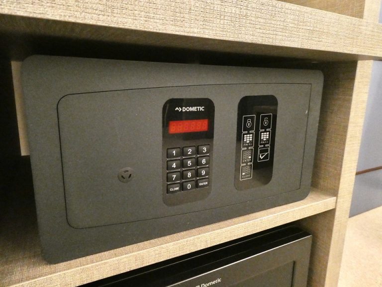 21. セーフティーボックス(閉じた状態)2