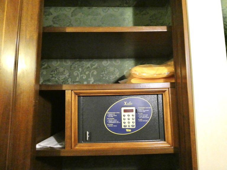 21. セーフティーボックス(閉じた状態)2